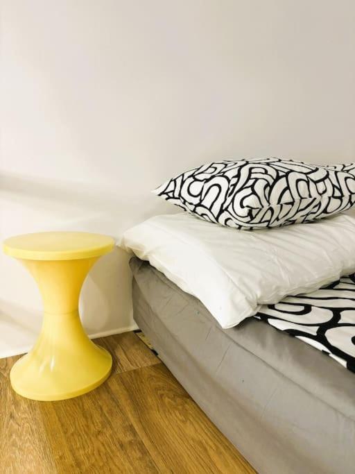 Appartement Benetton Stlye - Freedom In Blue And Organge Budapest